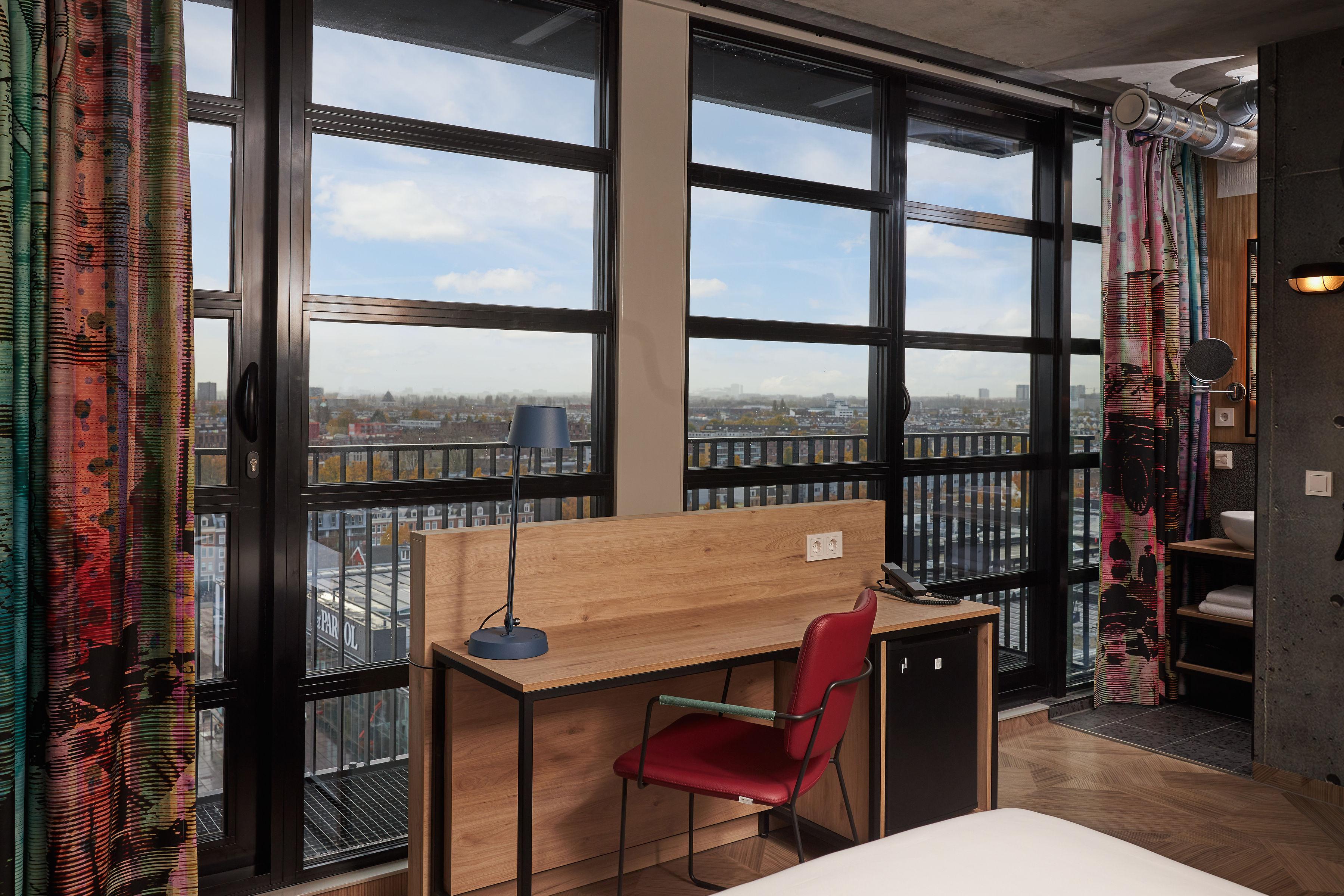 Inntel Hotels Amsterdam Landmark Екстер'єр фото The interior of the room