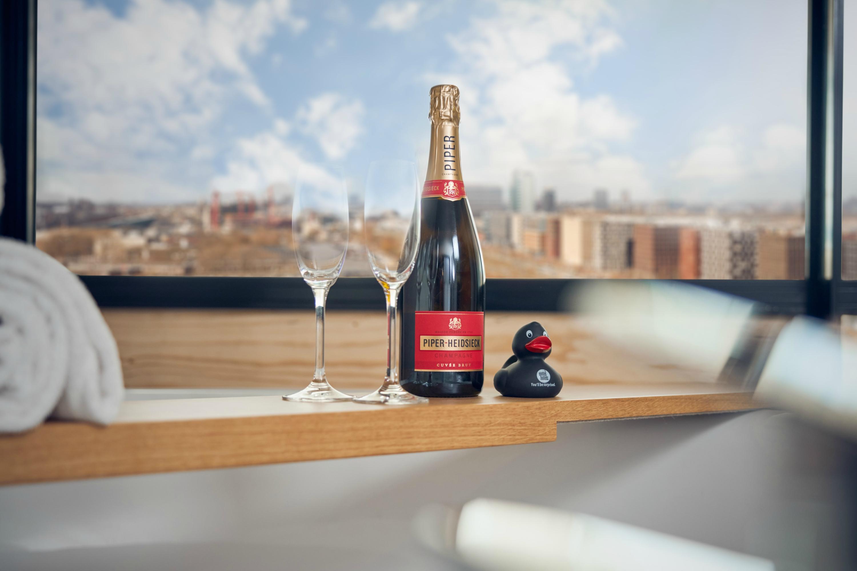 Inntel Hotels Amsterdam Landmark Екстер'єр фото Piper-Heidsieck