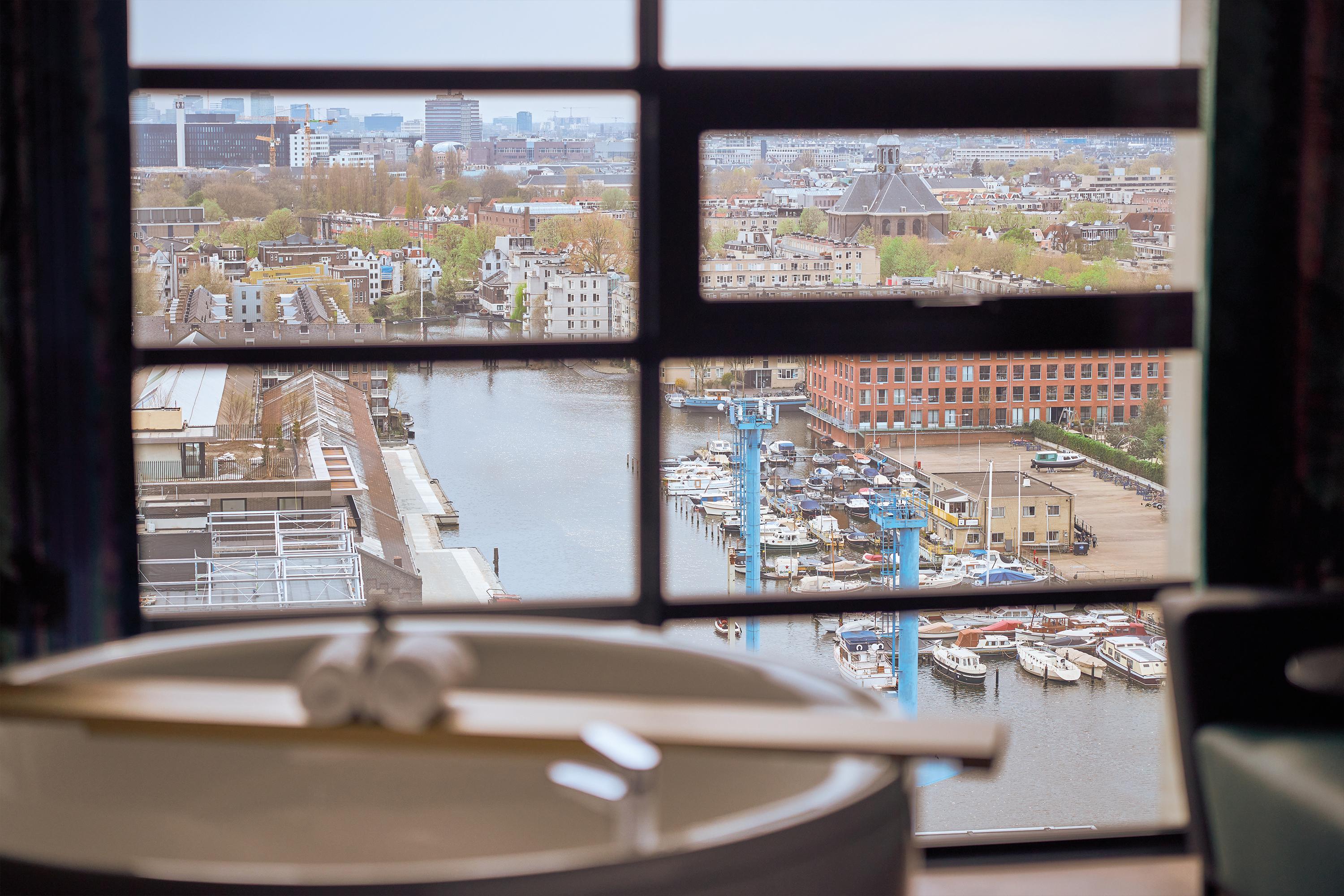 Inntel Hotels Amsterdam Landmark Екстер'єр фото View of the city of Rotterdam from the top of the tower