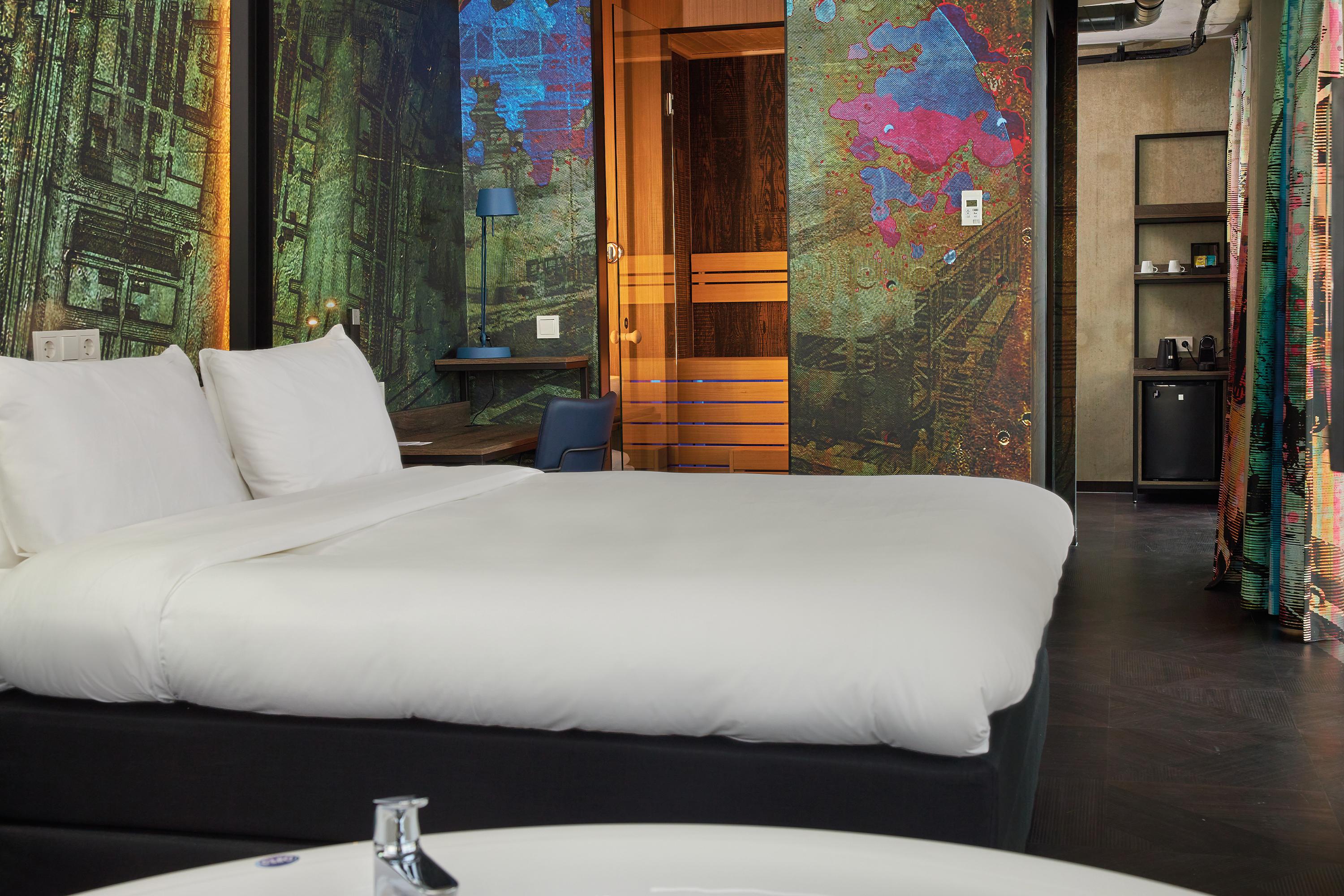 Inntel Hotels Amsterdam Landmark Екстер'єр фото The interior of a room at the hotel