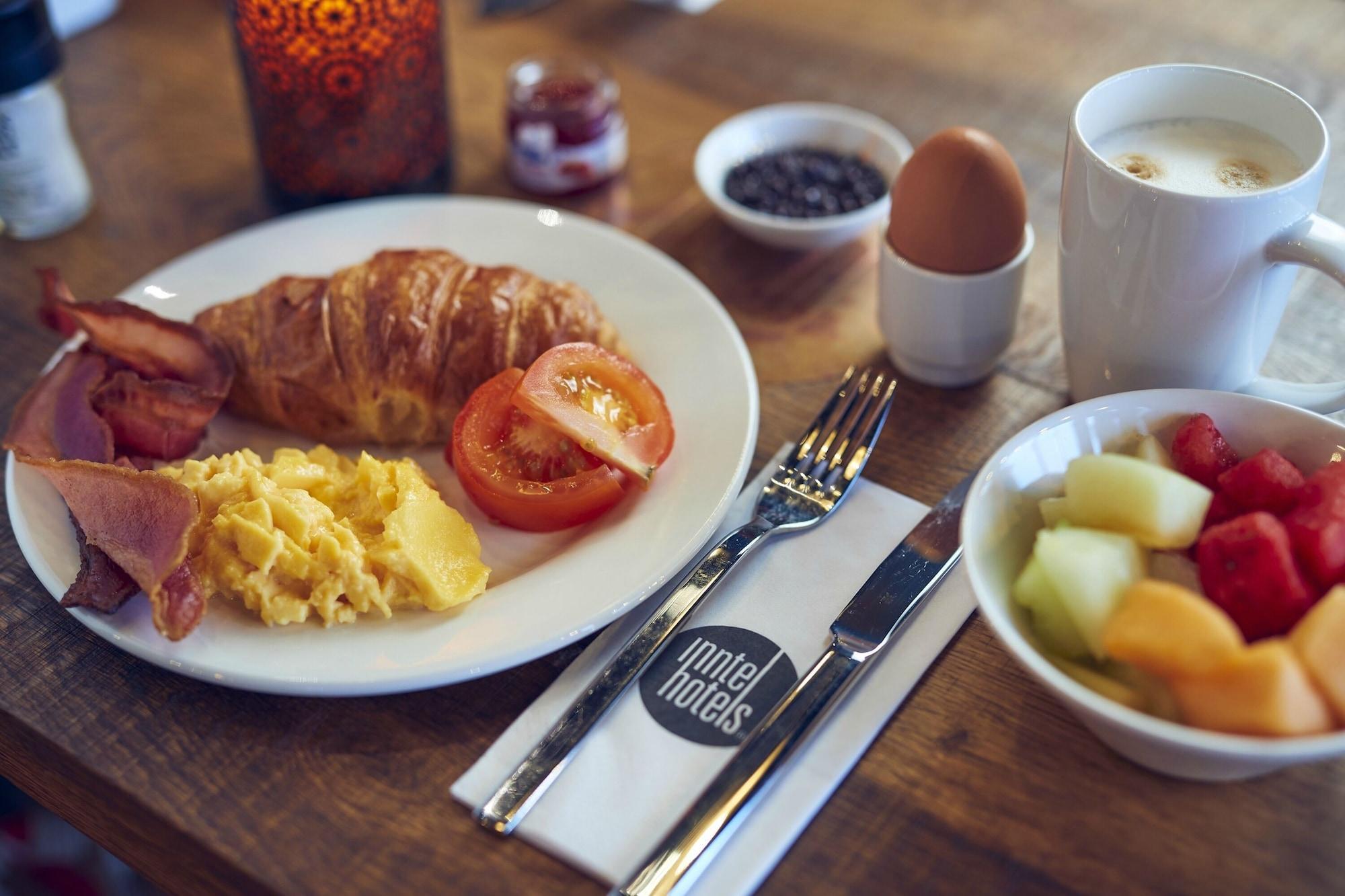 Inntel Hotels Amsterdam Landmark Екстер'єр фото Breakfast at Inntel Hotels