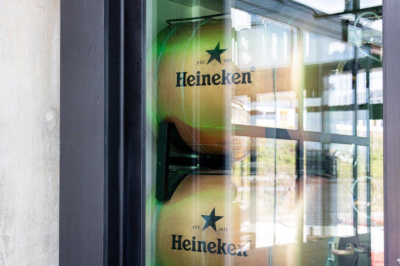 Inntel Hotels Amsterdam Landmark Екстер'єр фото Heineken
